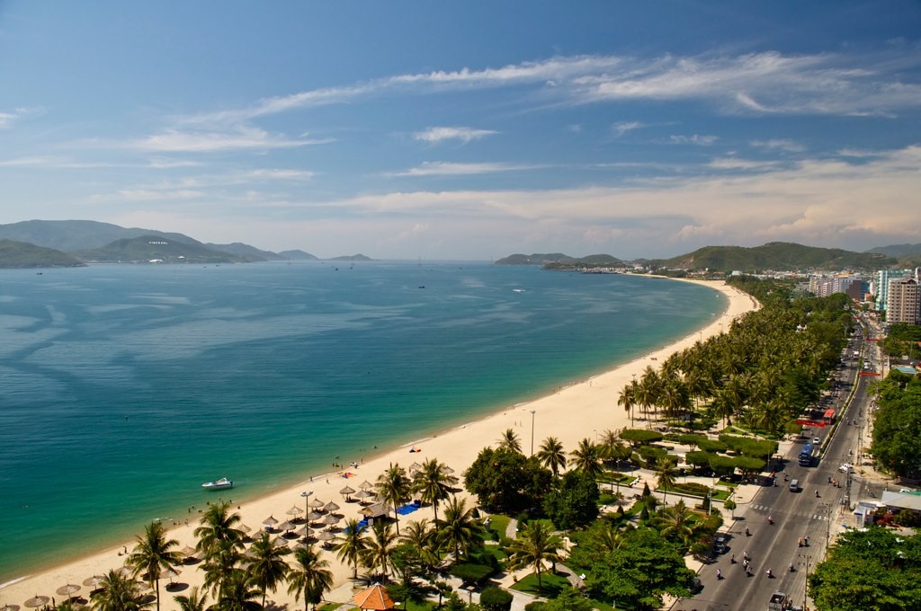 Description: Bãi_biển_Nha_Trang