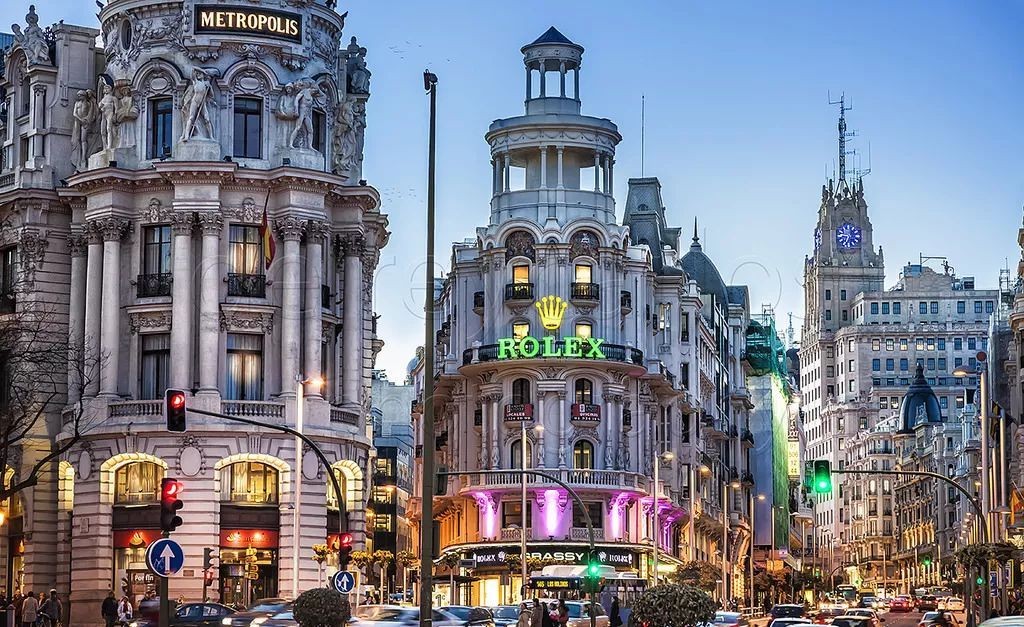 Thủ đô Madri đầy hào nhoáng và cổ kính
