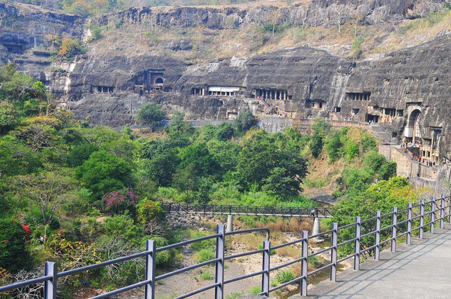 Quần thể hang động Ajanta, Ấn Độ