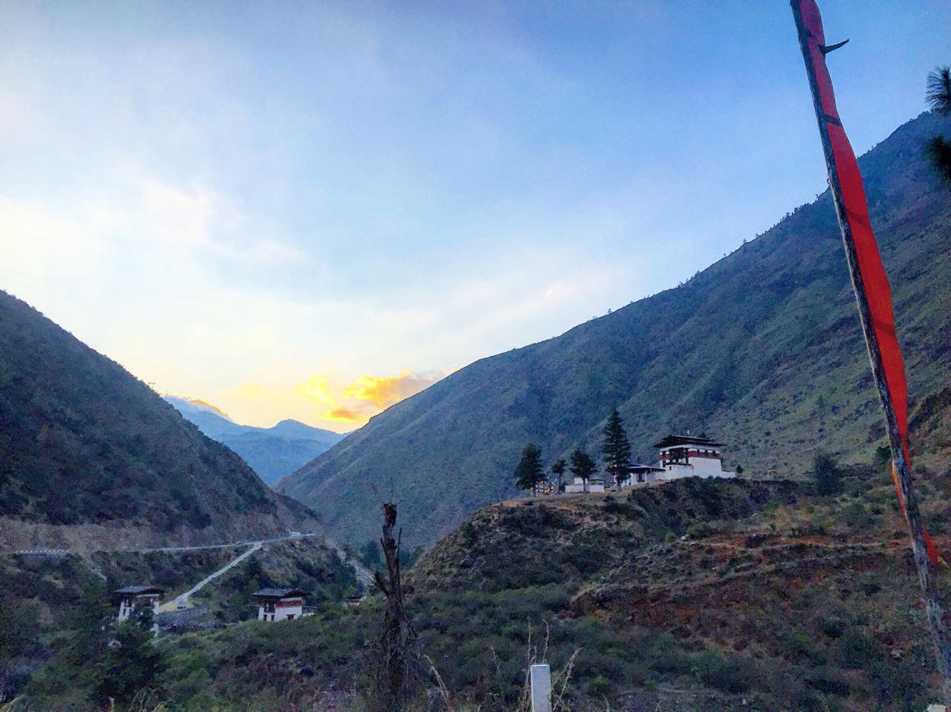 Ghé thăm Đền Tachogang Lhakhang - tọa lạc trên núi Thimphu