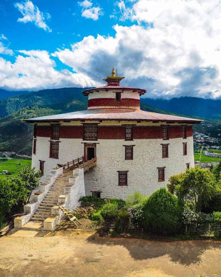 Bảo tàng quốc gia nằm trong pháo đài Taa Dzong, Paro