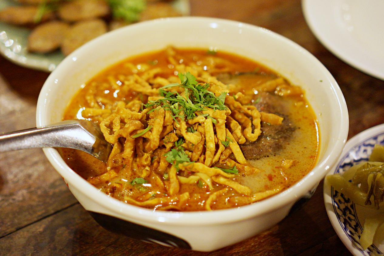 Đến Chiang Mai mà chưa một lần thử Khao Soi (mì xào giòn) thì coi như chưa đi Chiang Mai nhé!