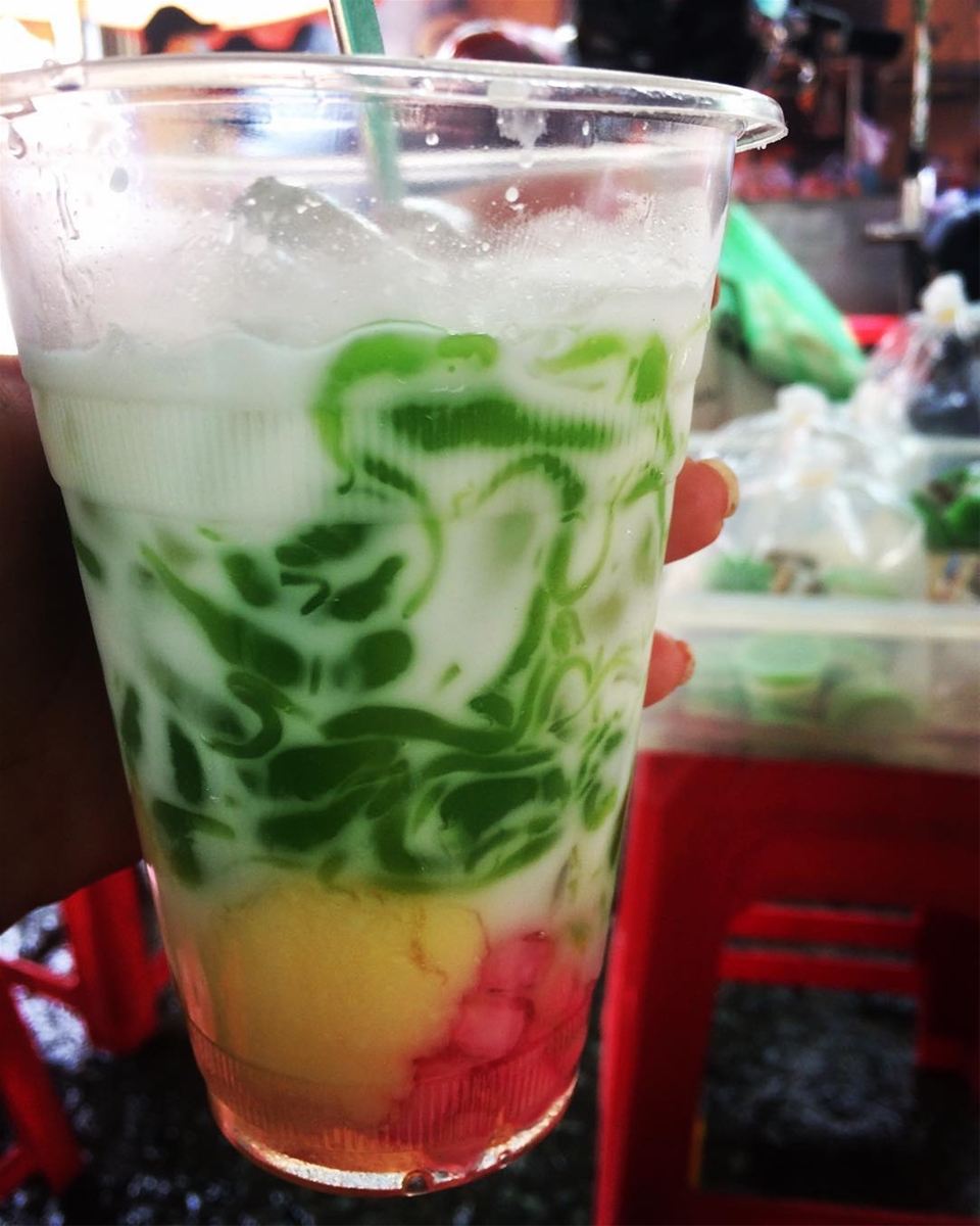 Chè sương sa bánh lọt chợ Thủ Đô