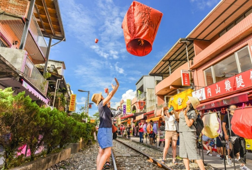 Trải nghiệm thả đèn ở Thập Phần