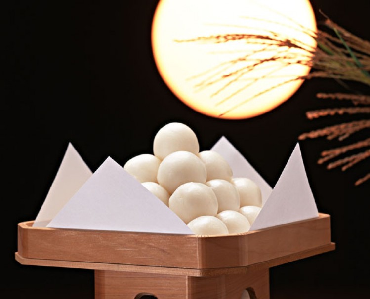 Bánh Tsukimi dango