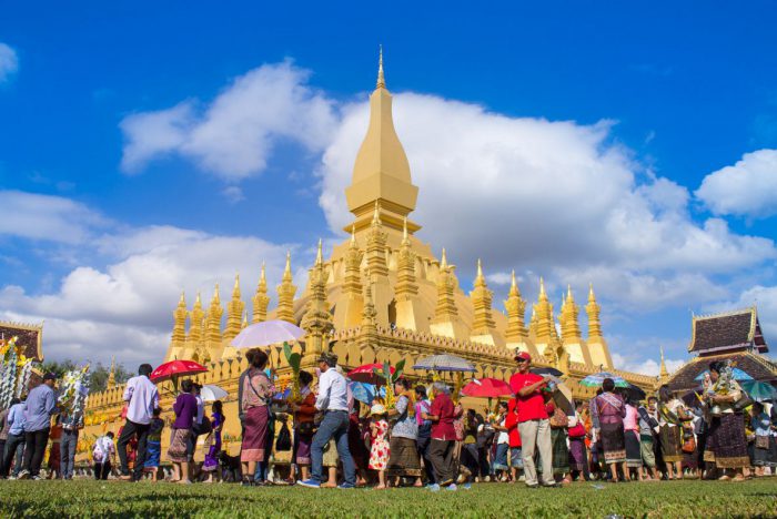 Người dân Lào háo hức chuẩn bị lễ hội trăng phước lành từ sớm